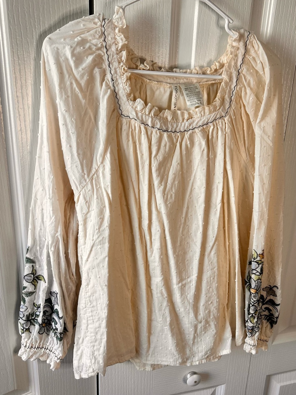 Forgotten Grace Women’s Small Boho Cream Embroidered Long-Sleeve Peasant Top‎ - Picture 2 of 5